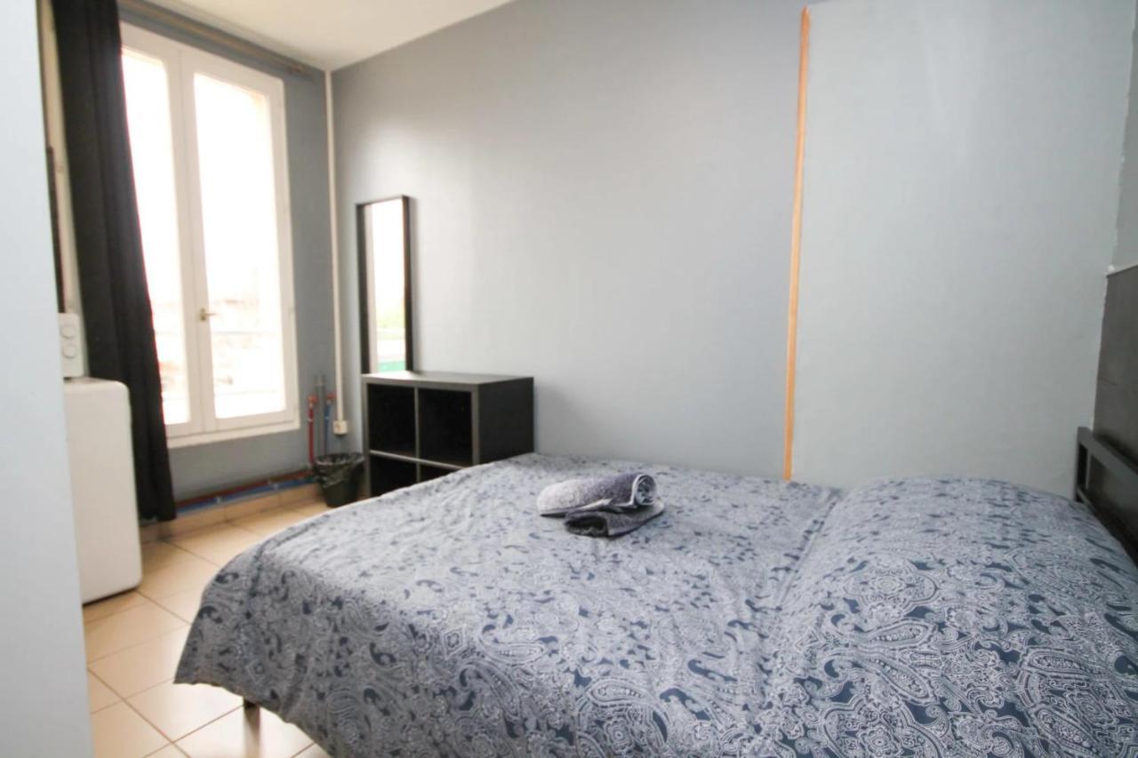 02 - Chambre Avec Lit Double Et Sdb Prive Wifi Saint-Denis  Kültér fotó
